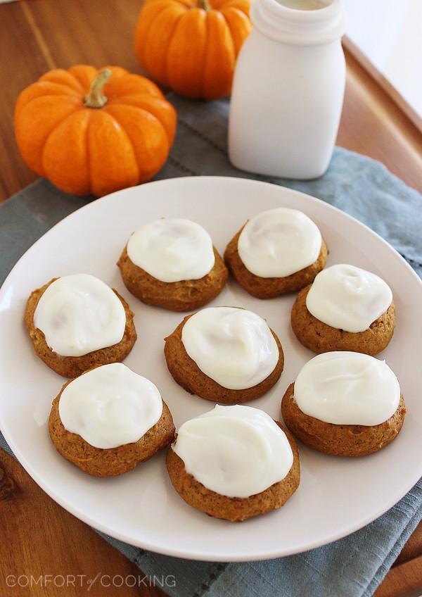 One-Bowl Frosted Pumpkin Gingerbread Cookies – These super soft cookies are made from scratch, full of spices and coated with a creamy 2-ingredient frosting. | thecomfortofcooking.com