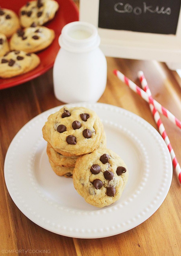 Best-Ever Soft, Chewy Chocolate Chip Cookies – Love soft, chewy and buttery chocolate chip cookies? This is your recipe! Say hello to the best cookies I've EVER baked, and they couldn't be easier. Bake a batch of warm, gooey chocolate chip cookies!| thecomfortofcooking.com