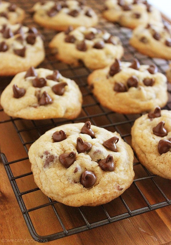 Best-Ever Soft, Chewy Chocolate Chip Cookies – Love soft, chewy and buttery chocolate chip cookies? This is your recipe! Say hello to the best cookies I've EVER baked, and they couldn't be easier. Bake a batch of warm, gooey chocolate chip cookies!| thecomfortofcooking.com