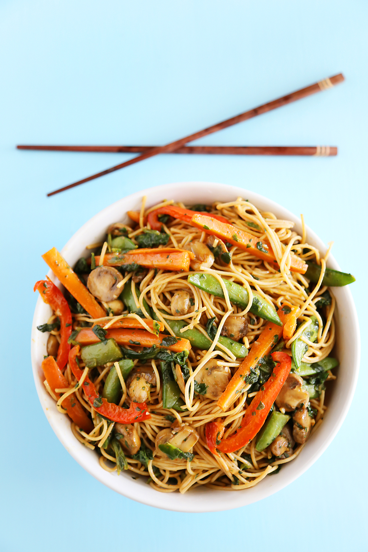 Easy Vegetable Lo Mein – Just like your favorite takeout noodles, but healthier! Thecomfortofcooking.com