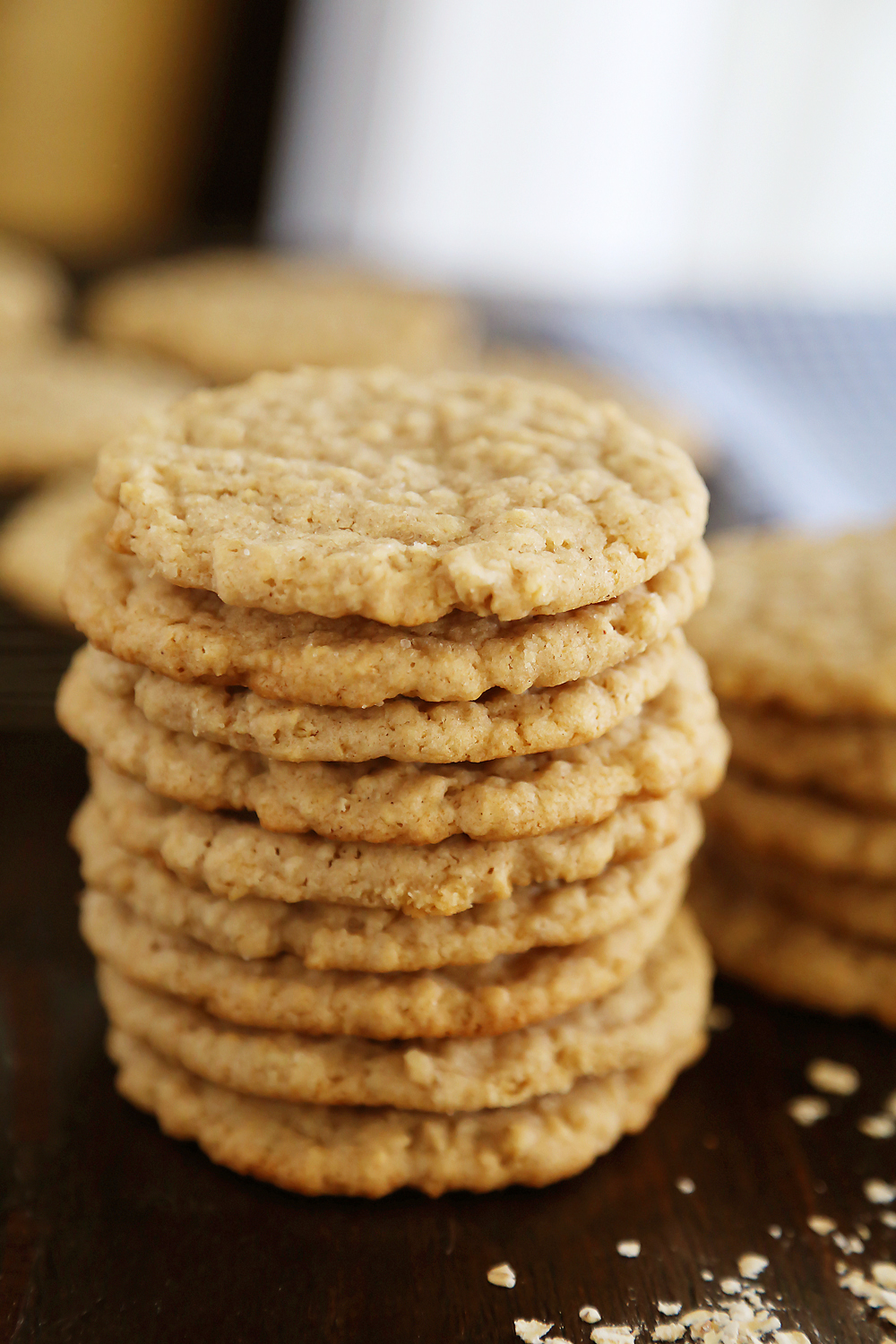 Old Fashioned Soft and Chewy Oatmeal Cookies - Buttery soft, old-fashioned vanilla oatmeal cookies that melt in your mouth! Thecomfortofcooking.com