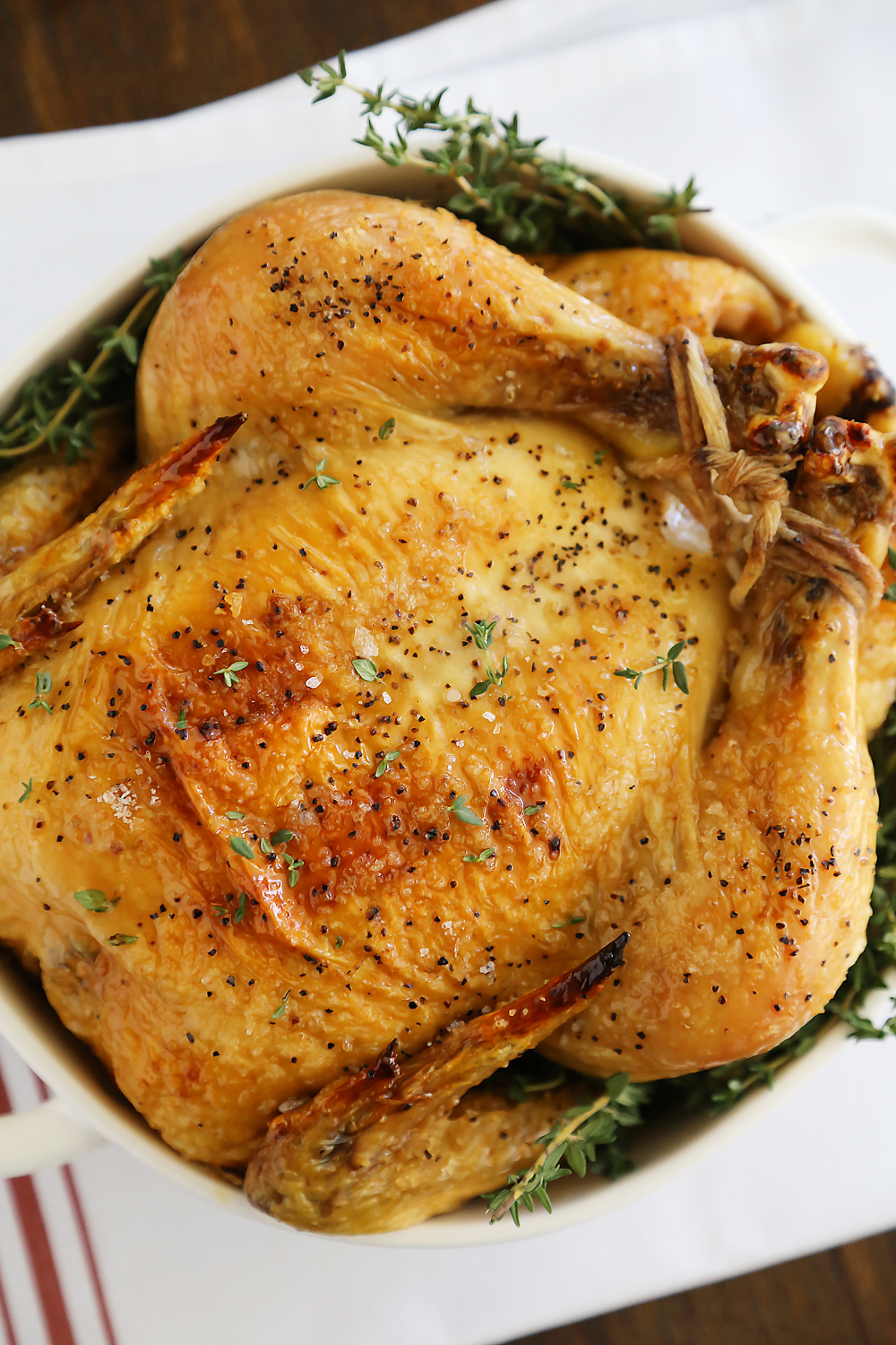 Thomas Keller [3-Ingredient] Roasted Chicken – So easy, crisp and juicy! No butter or oil. You’ll be amazed at the ingredients! Thecomfortofcooking.com
