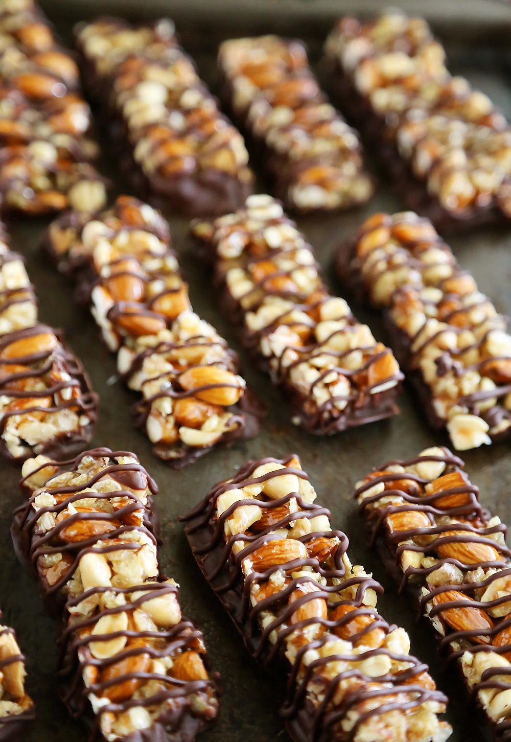 DIY Kind Bars: Dark Chocolate & Sea Salt - No-bake and 10x more delicious (and cheaper) than store bought! Thecomfortofcooking.com
