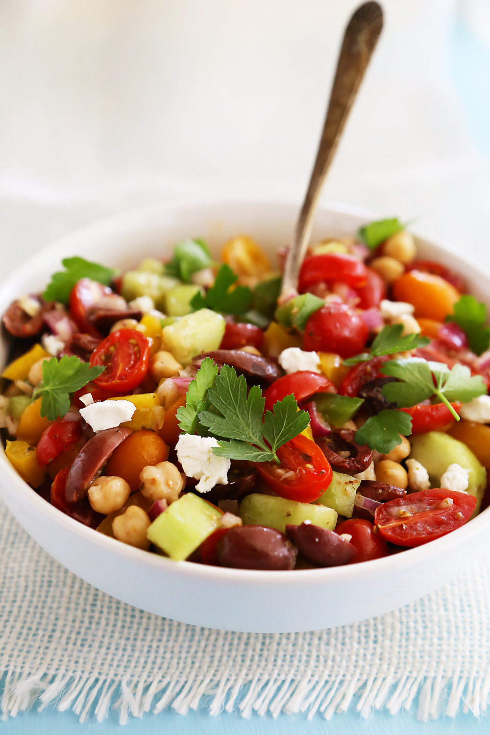 Chopped Chickpea Greek Salad - Colorful, healthy and fresh salad tossed in a light lemon dressing! Thecomfortofcooking.com