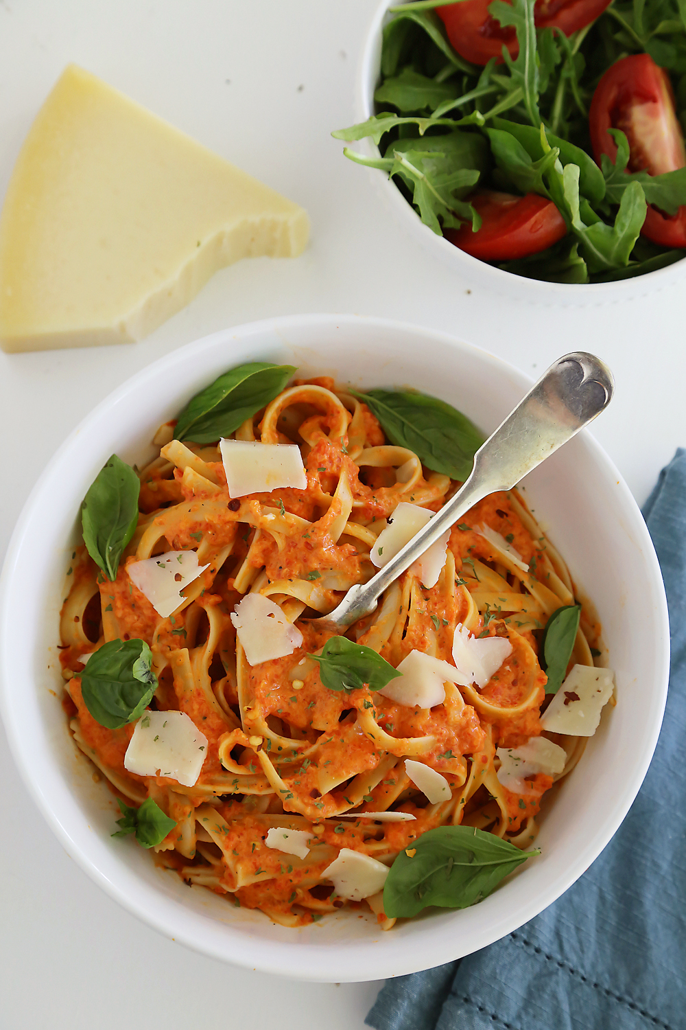 Creamy Roasted Red Pepper Pasta - Smoky roasted bell peppers add a delicious twist to traditional pasta sauce. So simple, no fuss and no-cook! Thecomfortofcooking.com