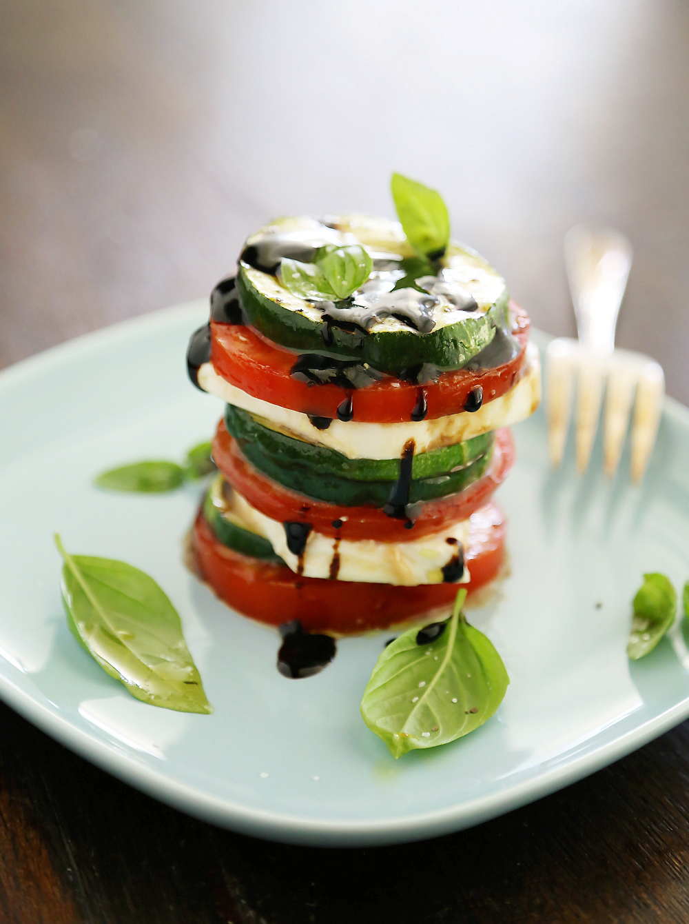 Grilled Zucchini Caprese Salad - Colorful, healthy, quick and easy. Serve alongside your favorite grilled meats and fish! Thecomfortofcooking.com