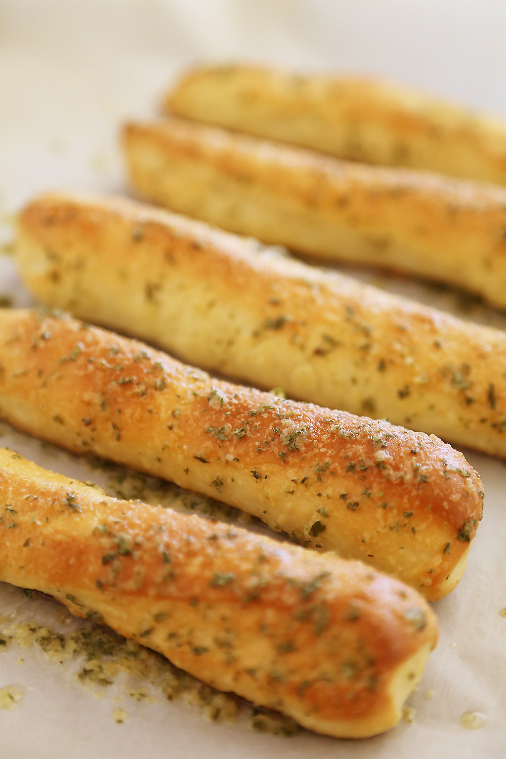 Fluffy Garlic Butter Breadsticks