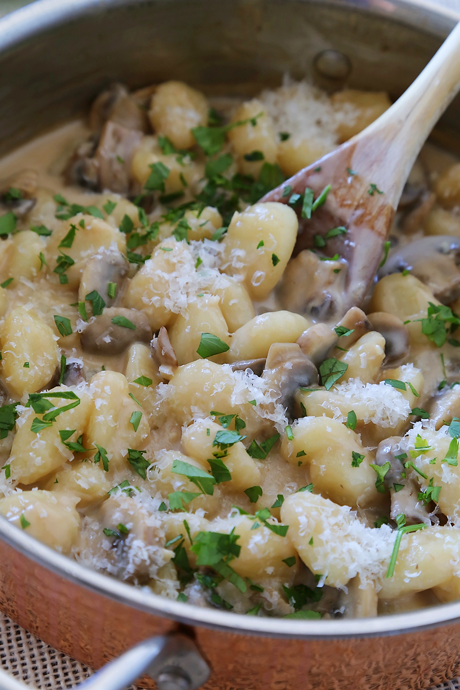 10-Minute Creamy Marsala Mushroom Gnocchi - SO delicious, quick and easy! All it takes is a handful of pantry staples and 10 minutes to prepare this easy, elegant Italian dish! thecomfortofcooking.com