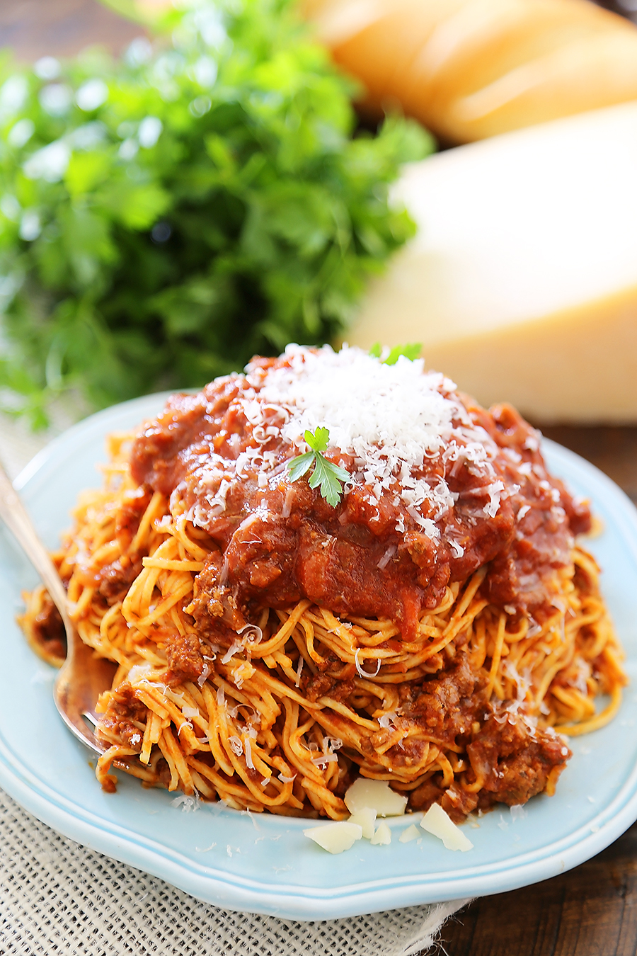 Slow Cooker Spaghetti Bolognese - A rich, classic Italian pasta sauce easily made in your slow cooker! Freeze for later, or dig in with a bowl of warm spaghetti! thecomfortofcooking.com
