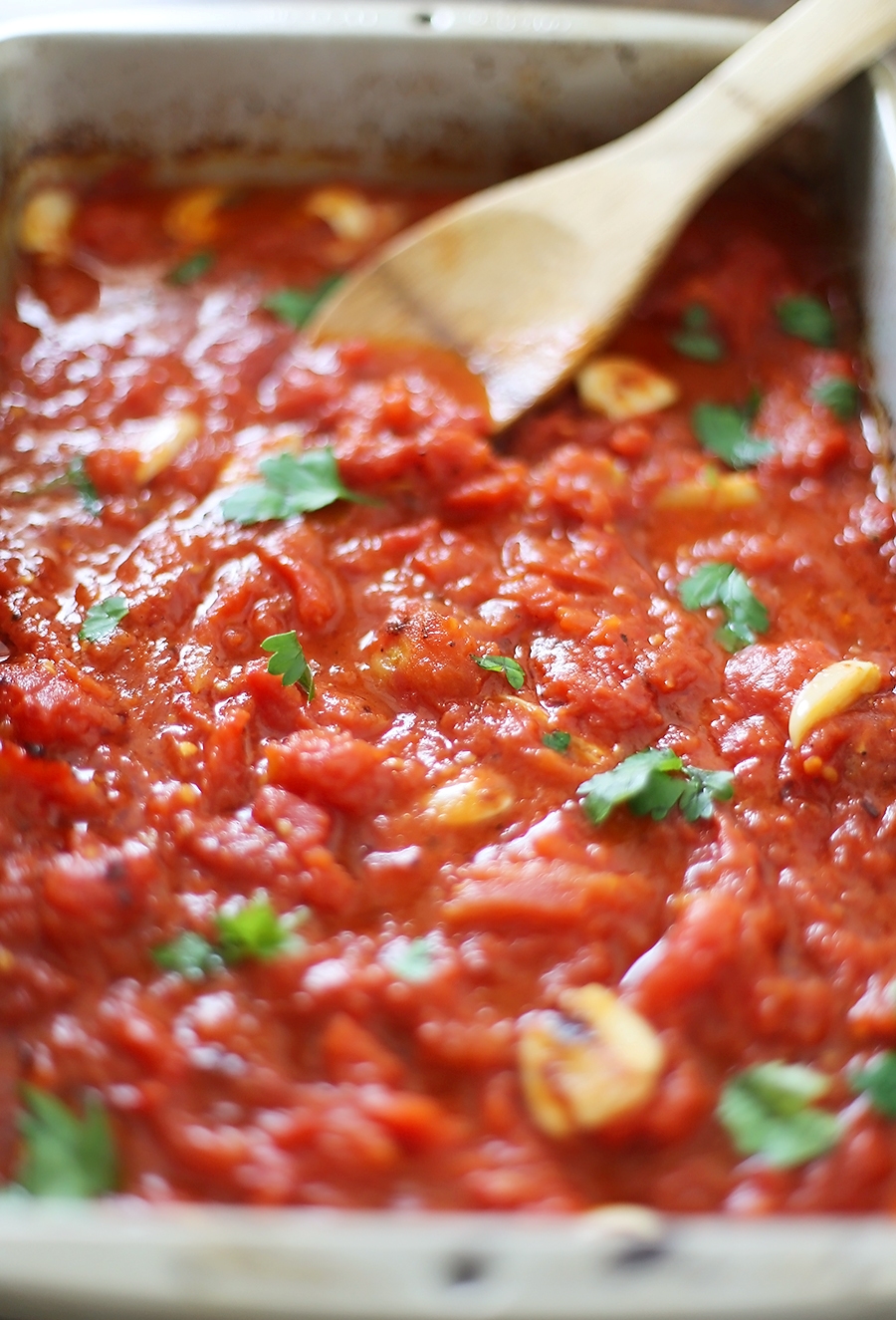 5-Ingredient Butter Roasted Tomato Sauce with Linguine - One of the most delicious, easy tomato + butter pasta sauces ever! Toss with hot cooked pasta and top with fresh Parmesan. So simple and scrumptious for weeknights! Thecomfortofcooking.com