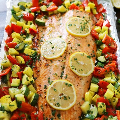 Lemon-Garlic Honey Butter Salmon & Veggies in Foil