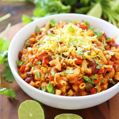 One-Pot Cheesy Vegetarian Chili Mac ‘n Cheese