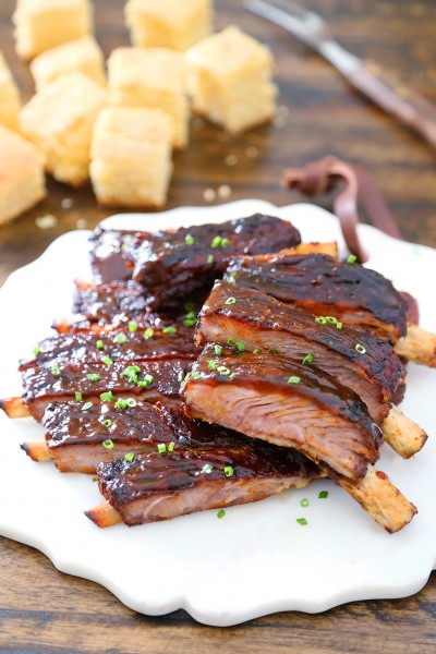 Sticky BBQ Spareribs - Melt-in-your-mouth, saucy BBQ spare ribs made in under 30 minutes! thecomfortofcooking.com