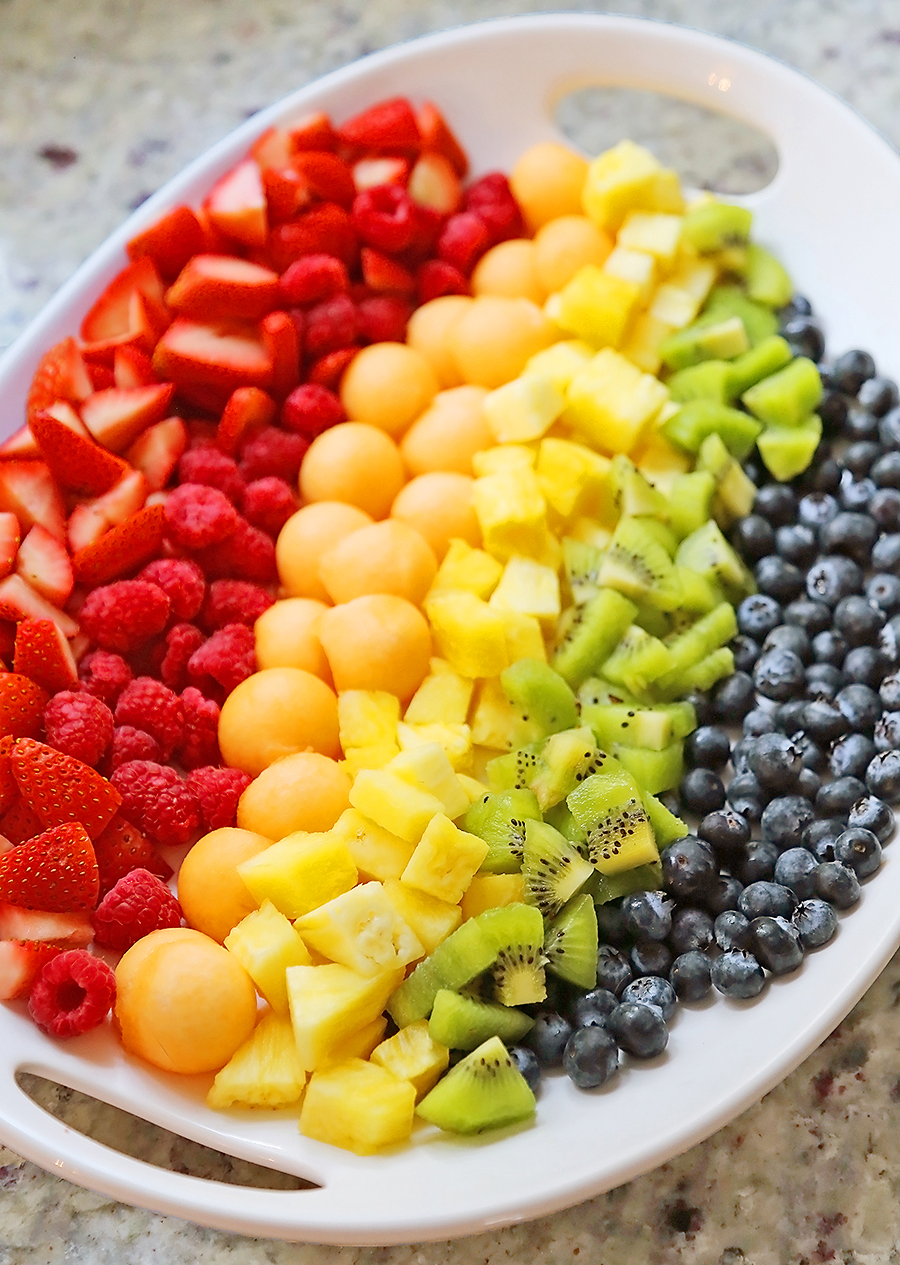http://www.thecomfortofcooking.com/wp-content/uploads/2020/12/Rainbow_Fruit_Salad-3.jpg