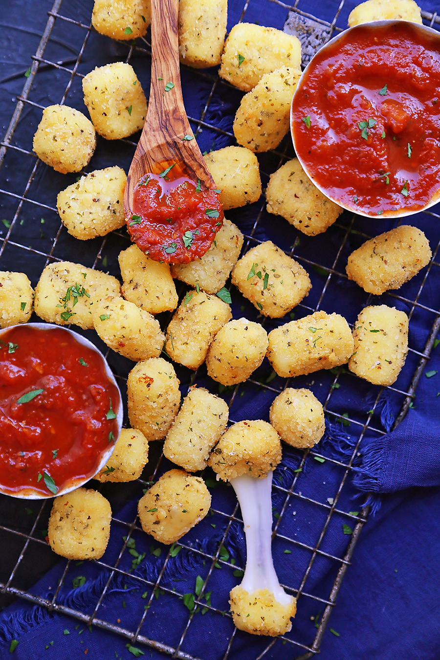 http://www.thecomfortofcooking.com/wp-content/uploads/2021/09/Easy_Fried_Cheese_Bites-4.jpg