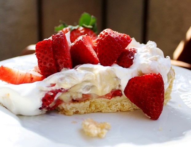 Strawberry Banana Cream Pie