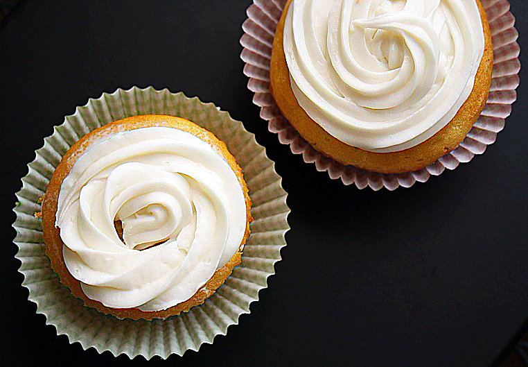 Vanilla Cupcakes with Cream Cheese Frosting