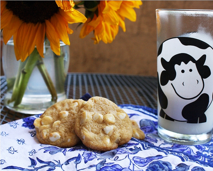 White Chocolate Macadamia Nut Cookies