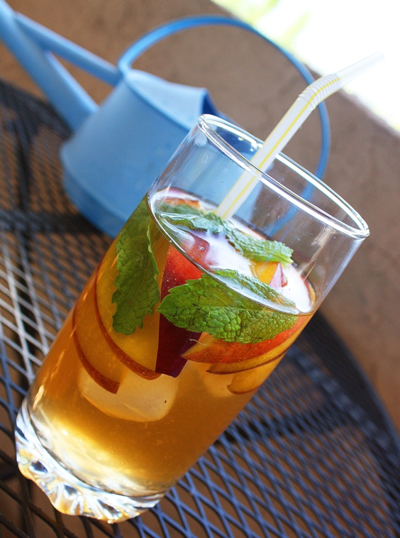 Peach and Mint Iced Tea – The Comfort of Cooking