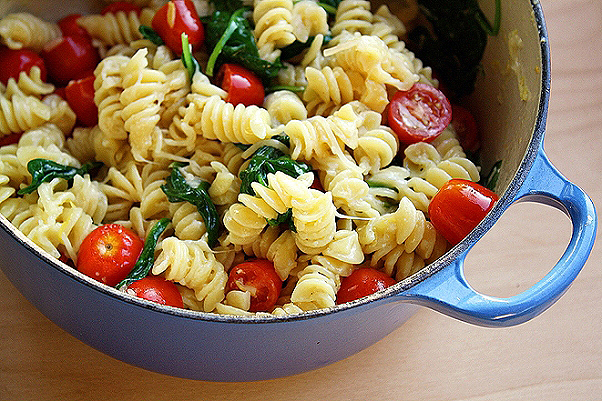 Creamy Lemon Pasta with Spinach & Tomatoes