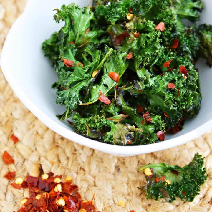 Spicy Baked Kale Chips