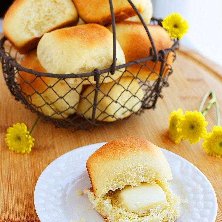 Easy Dinner Rolls