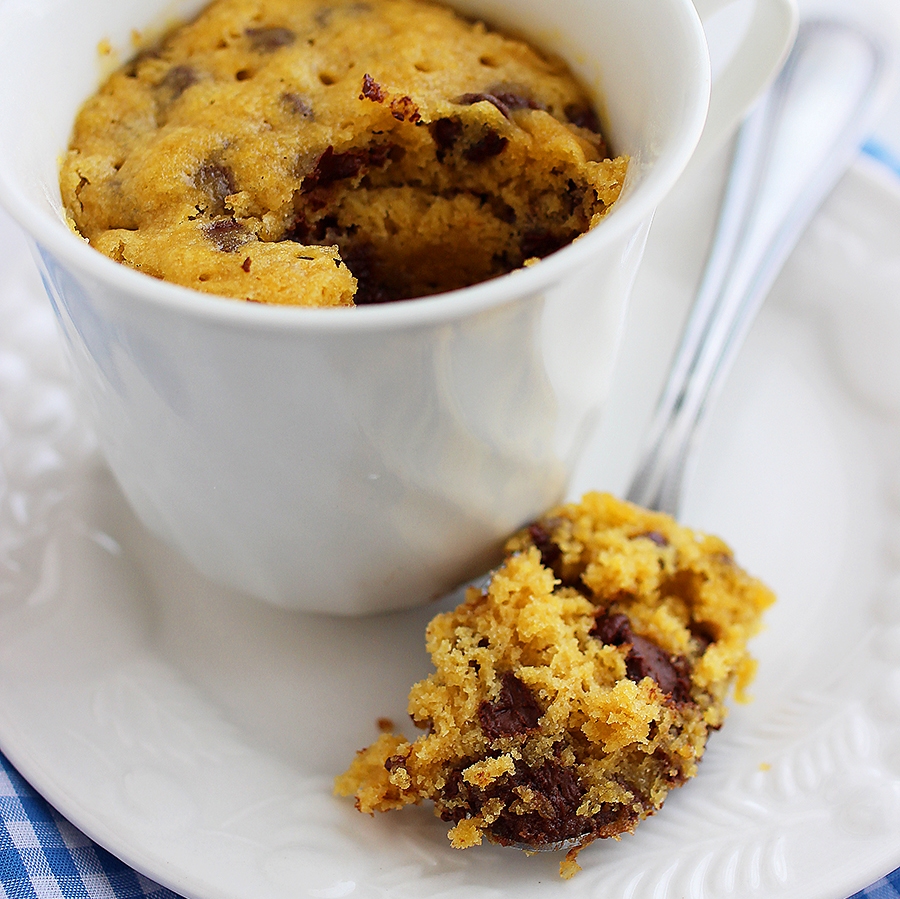 1-Minute Chocolate Chip Cookie in a Mug