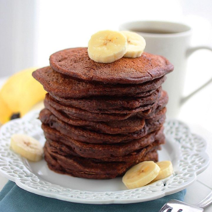 Fluffy Chocolate Banana Pancakes