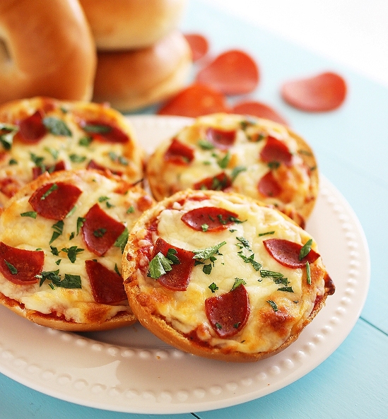 Easy Mini Pizza Bagels