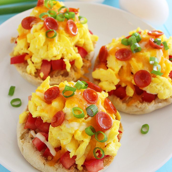 English Muffin Breakfast Pizzas