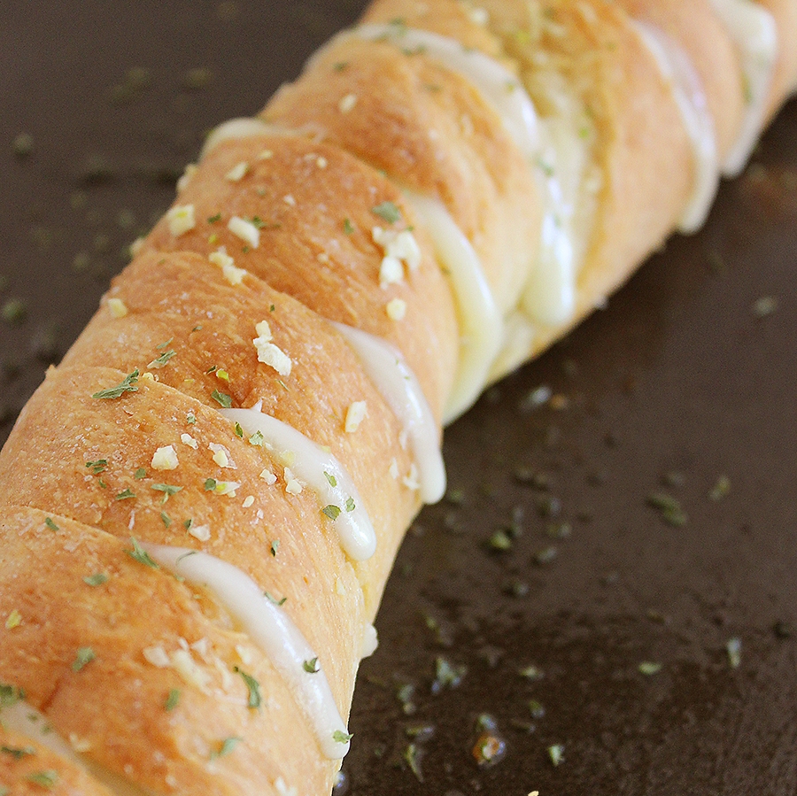 Cheesy Garlic Pull Apart Loaf