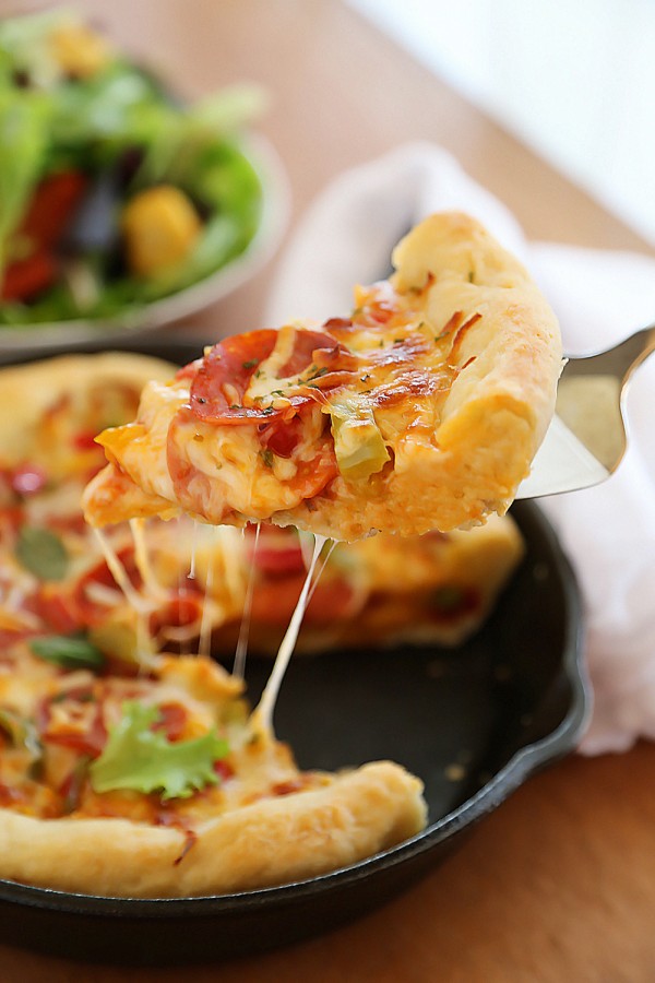 Easy Skillet Deep Dish Pizza The Comfort of Cooking