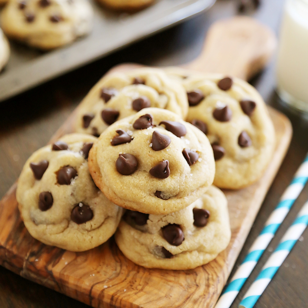 Soft 'n Chewy Caramel Stuffed Chocolate Chip Cookies