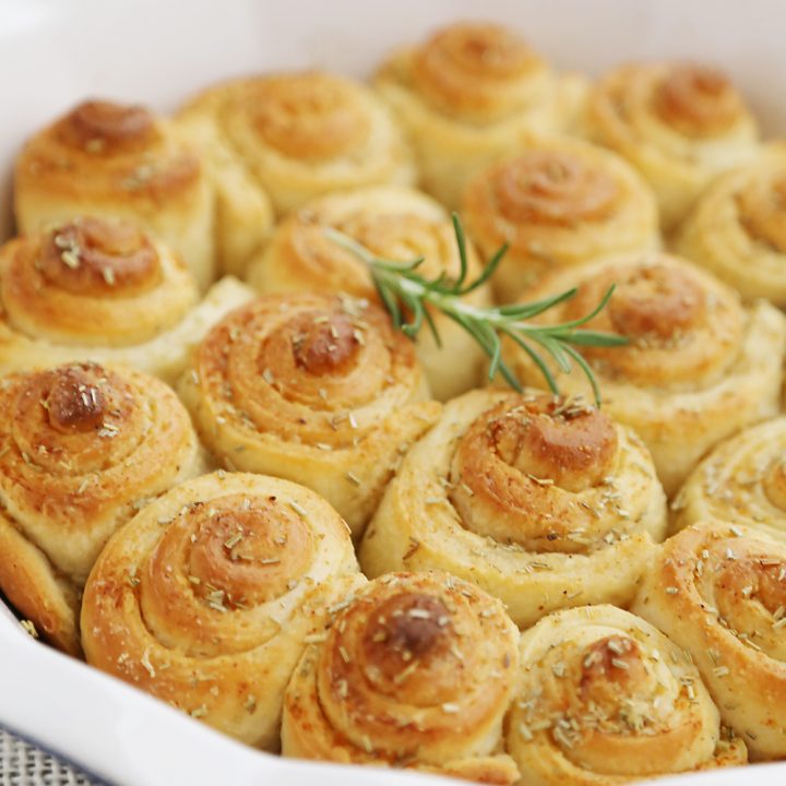 Garlic Butter Rosemary Rolls