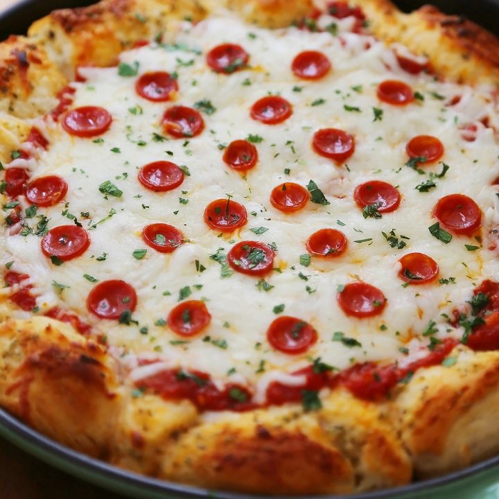 Cheesy Deep Dish Pepperoni Pizza Bites