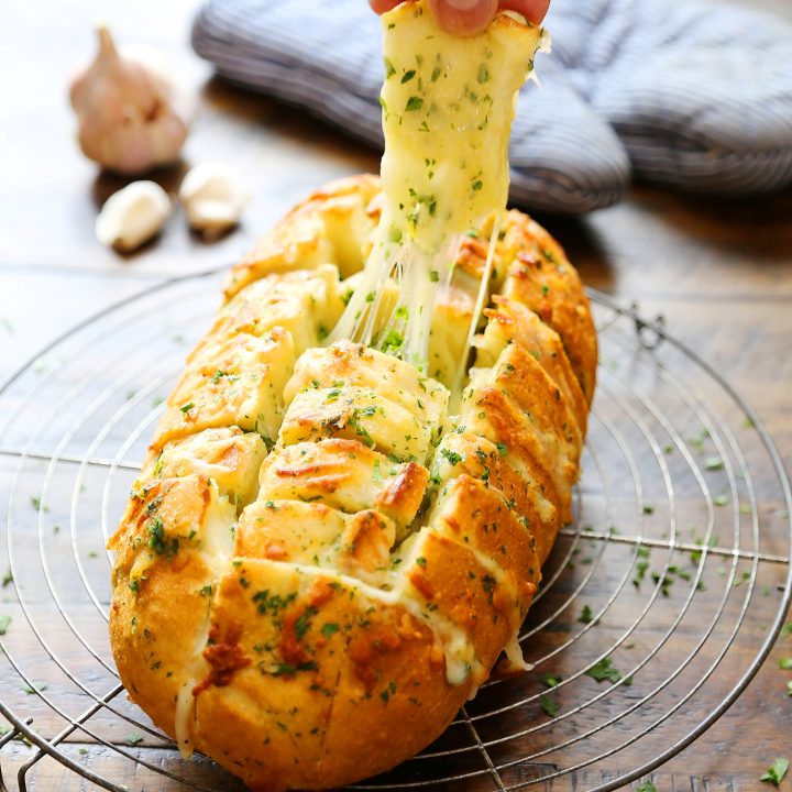 Cheesy Pull-Apart Garlic Bread
