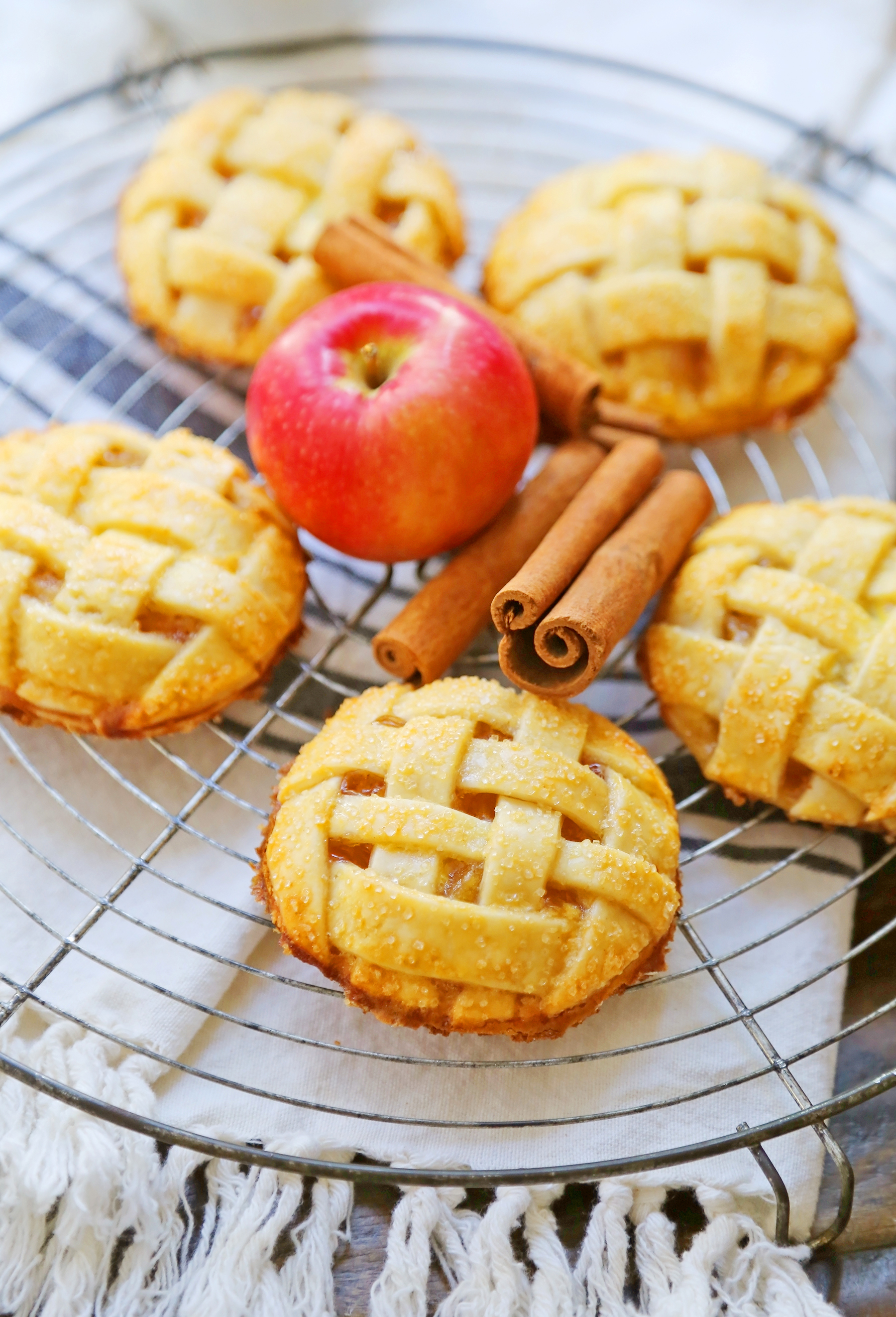 4-Ingredient Apple Pie Cookies