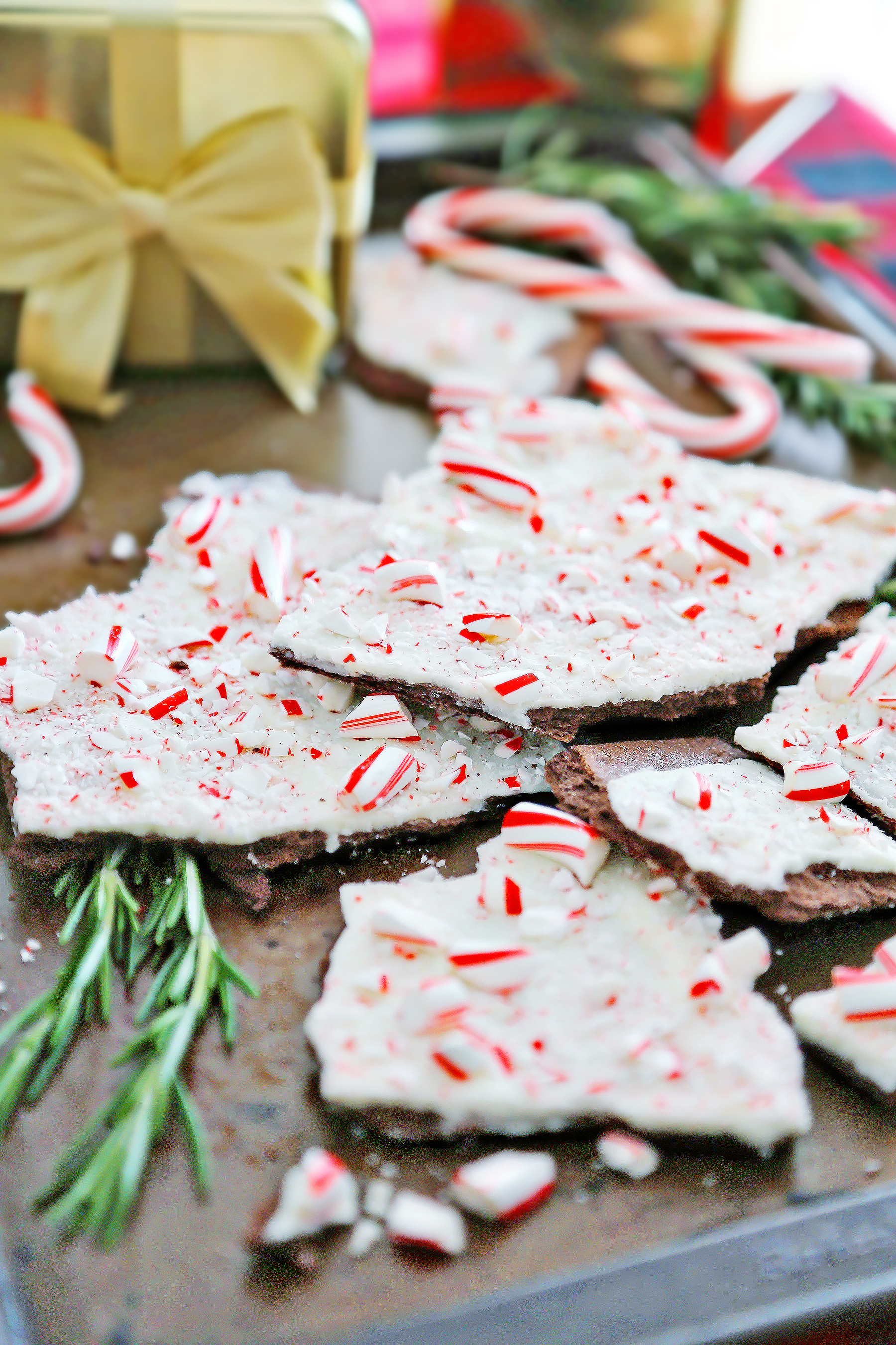 3-Ingredient Peppermint Graham Cracker Bark