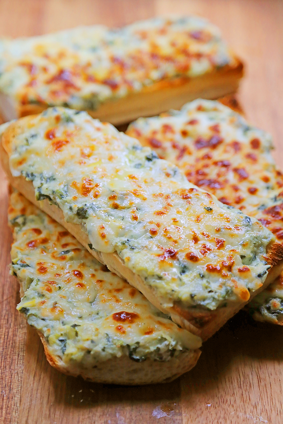 Cheesy Spinach-Artichoke Bread