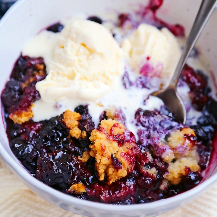 Slow Cooker Blueberry Cobbler