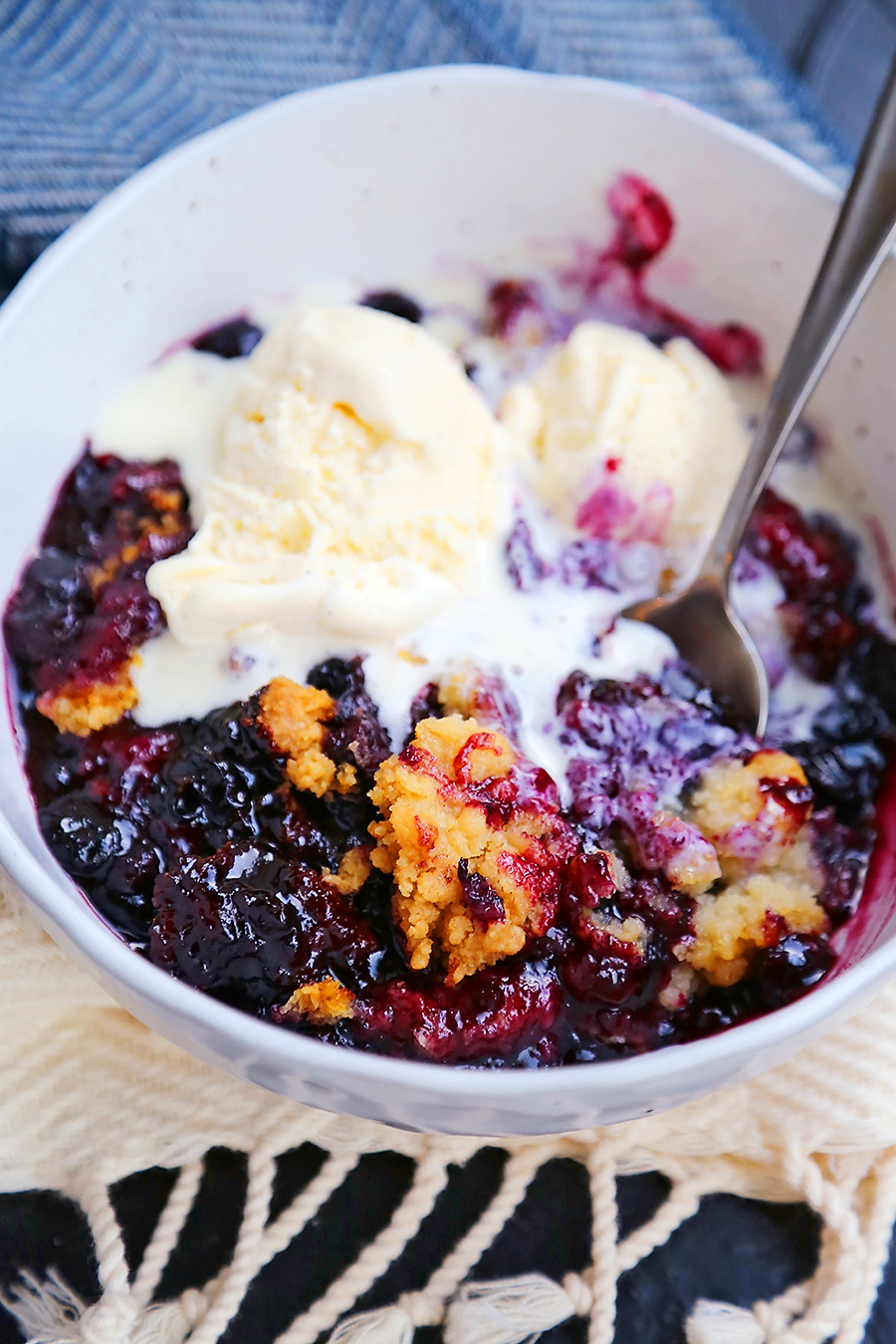 Slow Cooker Blueberry Cobbler